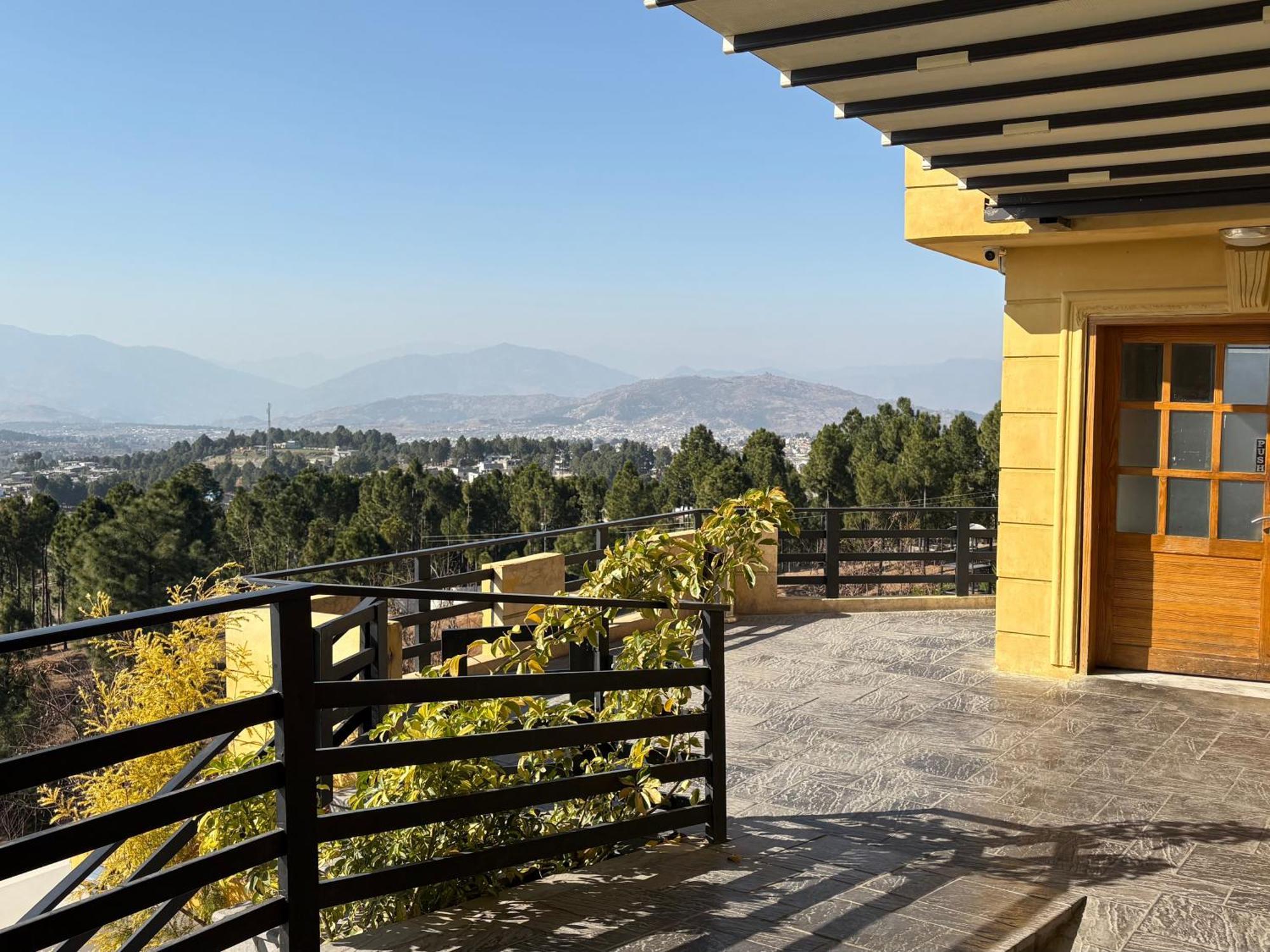 Hidden Hills Hotel & Resort Mansehra Екстериор снимка
