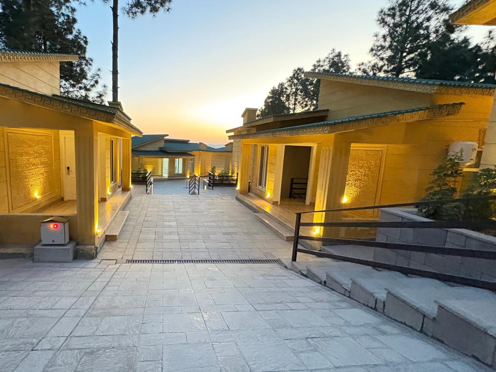 Hidden Hills Hotel & Resort Mansehra Екстериор снимка